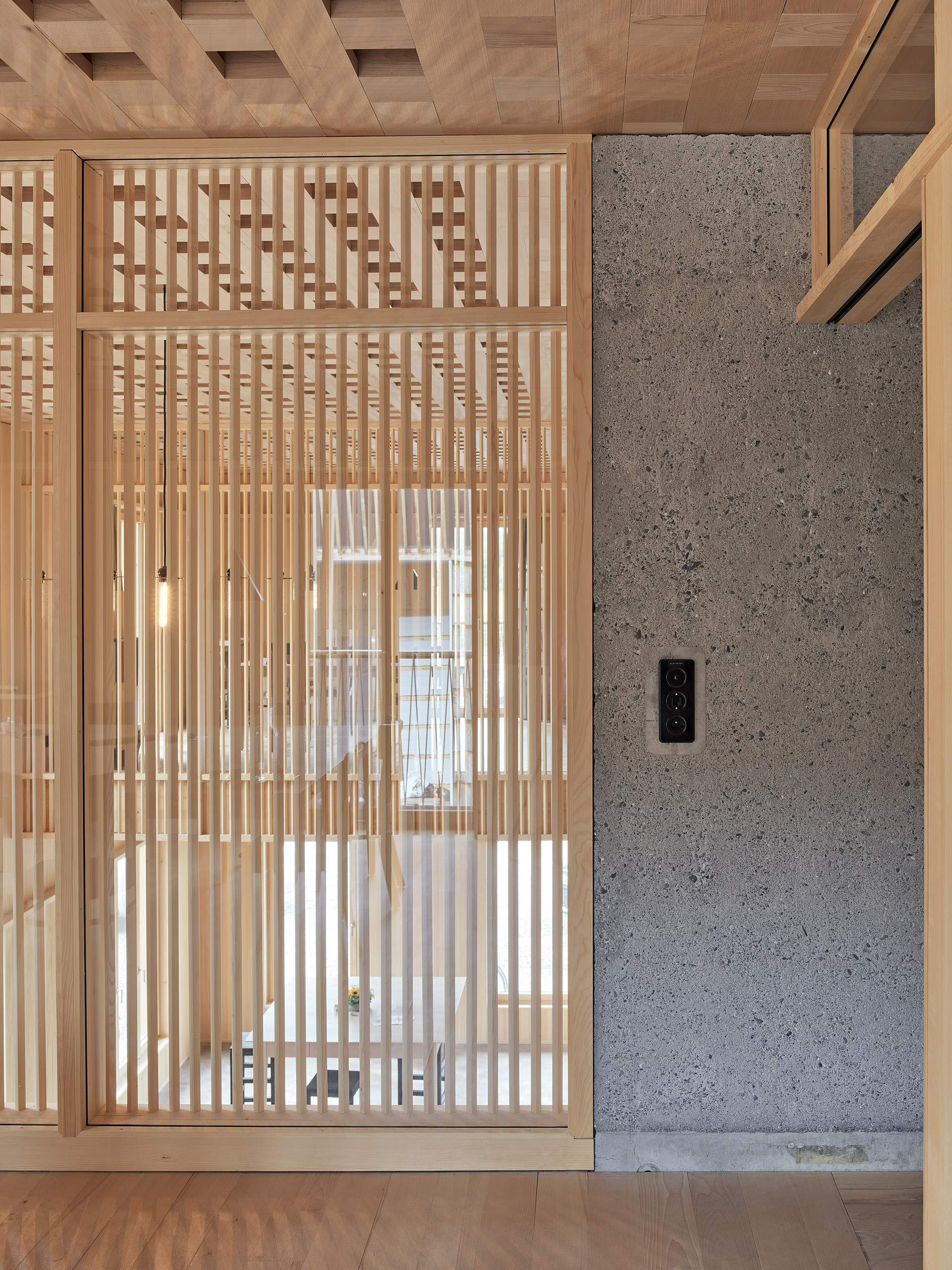 Ahp0053 KUEN AIQ4 002068 C